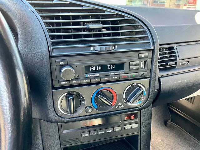 Bmw e36 320i cabrio (hardtop) - lage km en nette staat - afbeelding 19 van  38