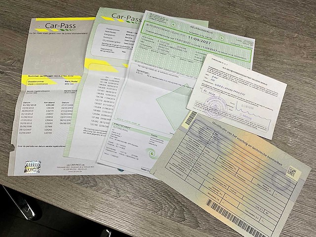 Bmw e36 320i cabrio (hardtop) - lage km en nette staat - afbeelding 30 van  38