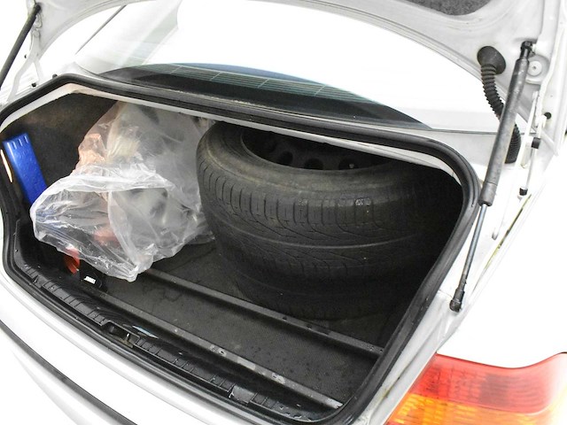 Bmw e46 318d 2002 - afbeelding 26 van  32