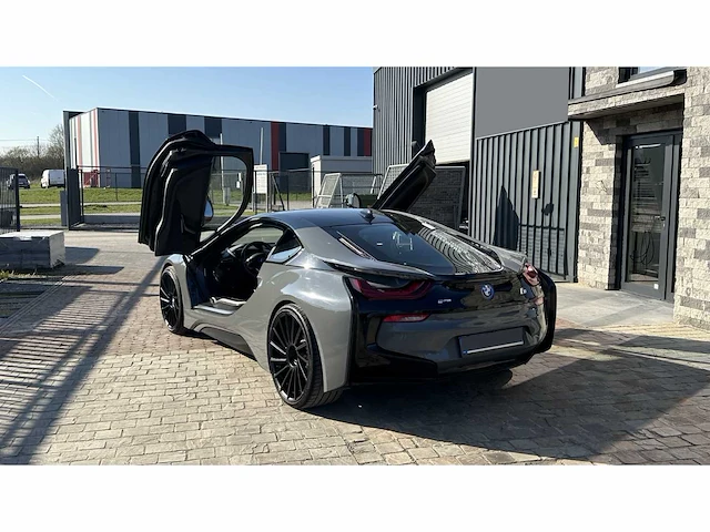 Bmw i8 - 2017 - afbeelding 25 van  41