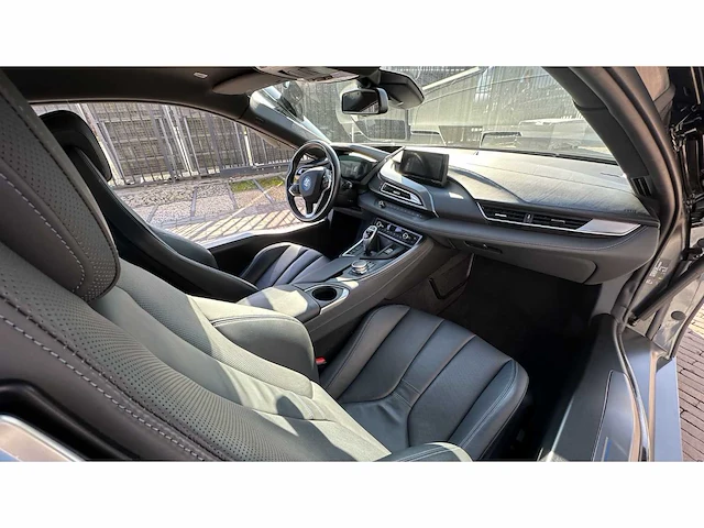 Bmw i8 - 2017 - afbeelding 33 van  41