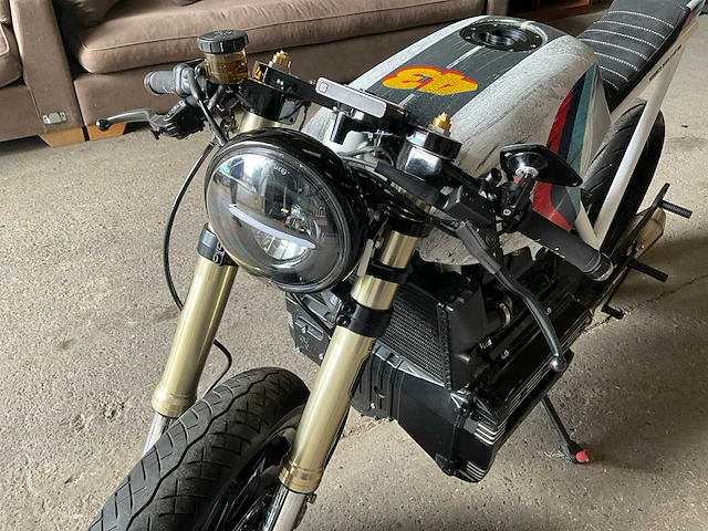 Bmw k100 omgebouwd tot cafer racer motorfiets - 1990 - afbeelding 13 van  45