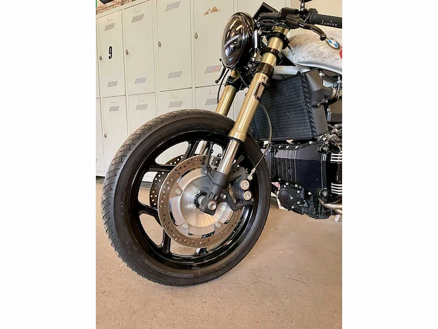 Bmw k100 omgebouwd tot cafer racer motorfiets - 1990 - afbeelding 15 van  45