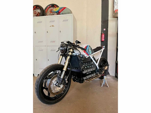 Bmw k100 omgebouwd tot cafer racer motorfiets - 1990 - afbeelding 12 van  45