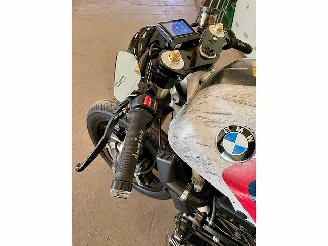Bmw k100 omgebouwd tot cafer racer motorfiets - 1990 - afbeelding 35 van  45