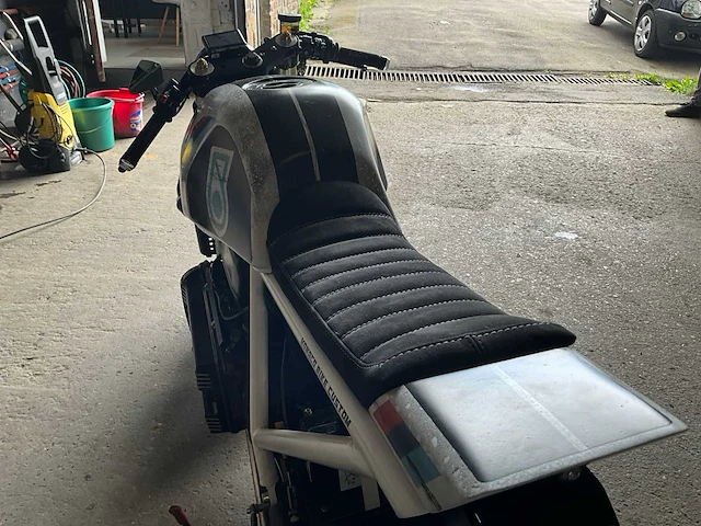 Bmw k100 omgebouwd tot cafer racer motorfiets - 1990 - afbeelding 37 van  45