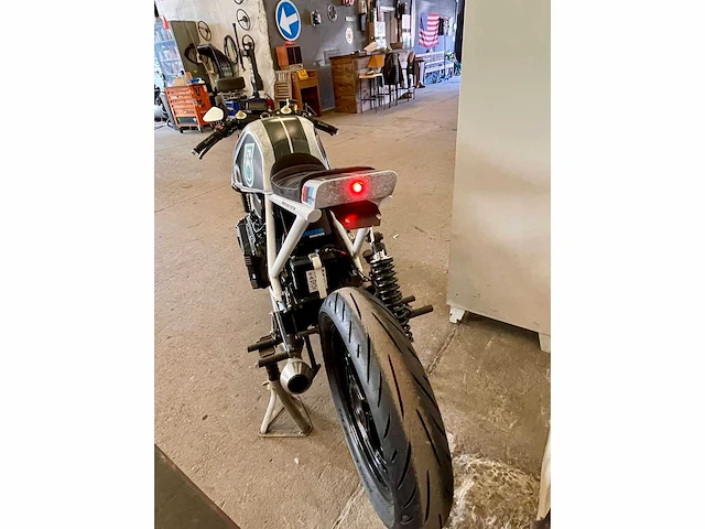 Bmw k100 omgebouwd tot cafer racer motorfiets - 1990 - afbeelding 42 van  45