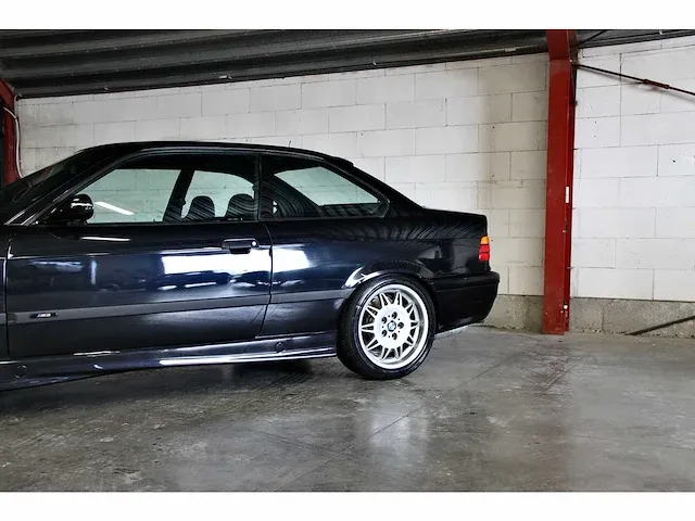 Bmw m3 (e36) 3.0 benzine handgeschakeld - oldtimer - afbeelding 2 van  38