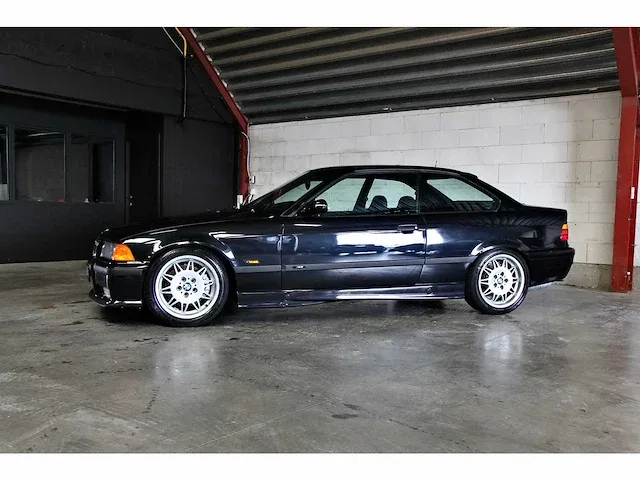 Bmw m3 (e36) 3.0 benzine handgeschakeld - oldtimer - afbeelding 1 van  38