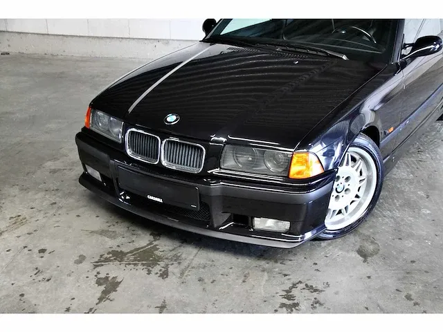 Bmw m3 (e36) 3.0 benzine handgeschakeld - oldtimer - afbeelding 33 van  38