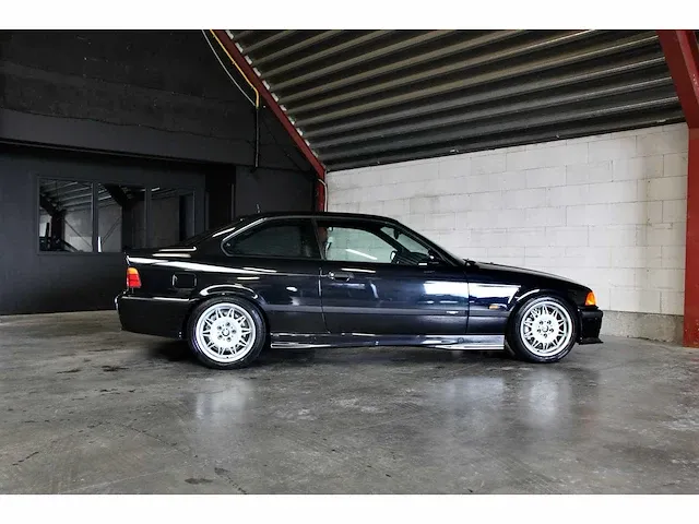 Bmw m3 (e36) 3.0 benzine handgeschakeld - oldtimer - afbeelding 34 van  38