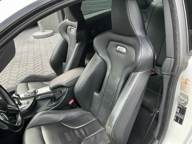 Bmw m4 coupe personenauto - afbeelding 10 van  40