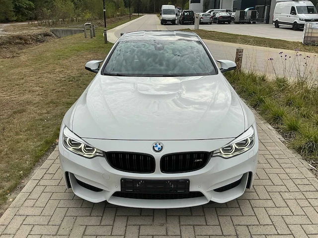 Bmw m4 coupe personenauto - afbeelding 39 van  40