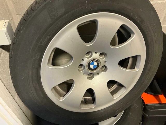 Bmw pilot alpine velgen met banden - afbeelding 1 van  8