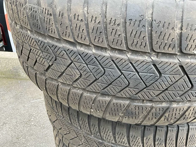Bmw pirelli auto winterband op velg (4x) - afbeelding 4 van  4