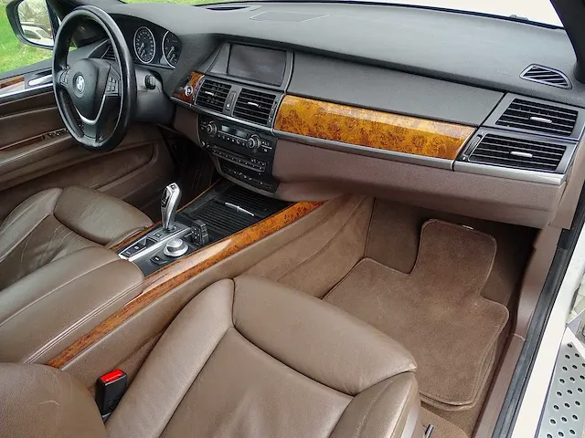 Bmw x5 4.8i (lichte vracht) - afbeelding 11 van  52