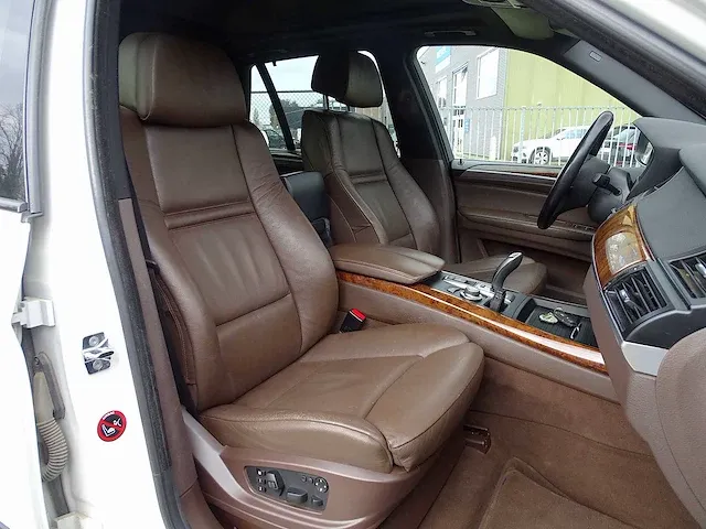 Bmw x5 4.8i (lichte vracht) - afbeelding 13 van  52