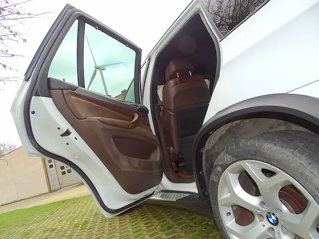 Bmw x5 4.8i (lichte vracht) - afbeelding 24 van  52