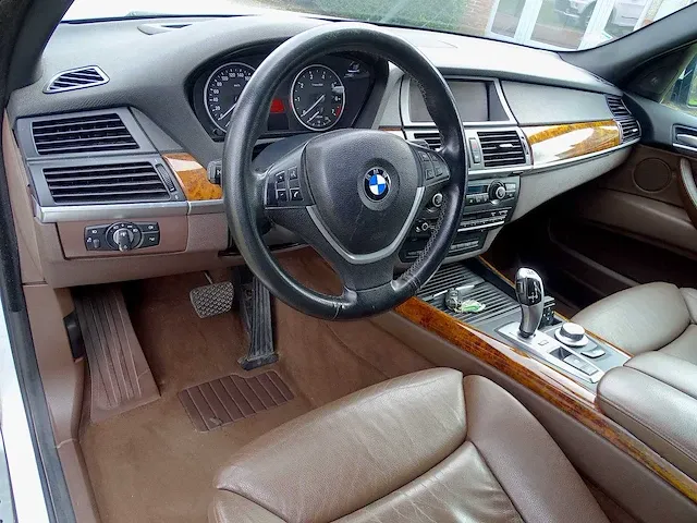 Bmw x5 4.8i (lichte vracht) - afbeelding 28 van  52