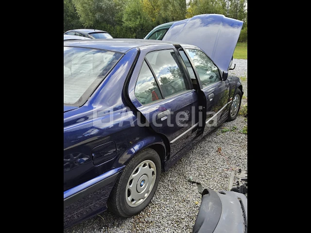 Bmw - afbeelding 12 van  15