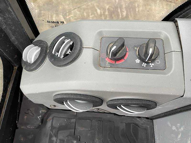 Bobcat - 2019 - e 19 - minigraafmachine - afbeelding 27 van  39