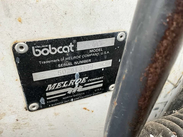 Bobcat 443 – compacte schranklader – diesel – werkend - afbeelding 4 van  21
