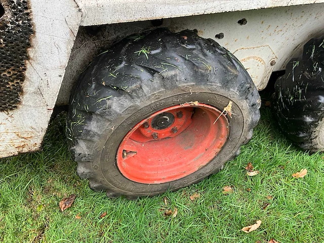 Bobcat 443 – compacte schranklader – diesel – werkend - afbeelding 9 van  21