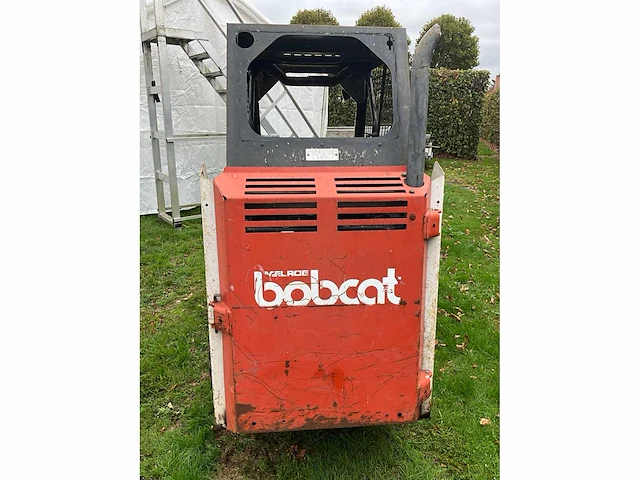 Bobcat 443 – compacte schranklader – diesel – werkend - afbeelding 16 van  21