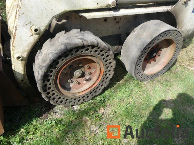 Bobcat 753 benzine bull loader - afbeelding 18 van  18