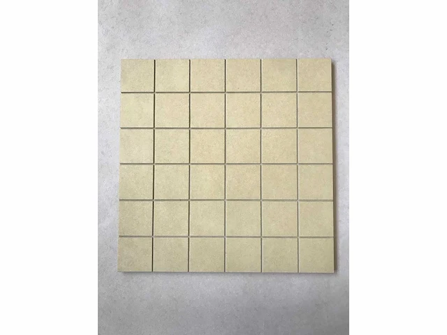 Bode tecnic beige 30x30 mosaic 5x5 13,50 m² - afbeelding 1 van  3