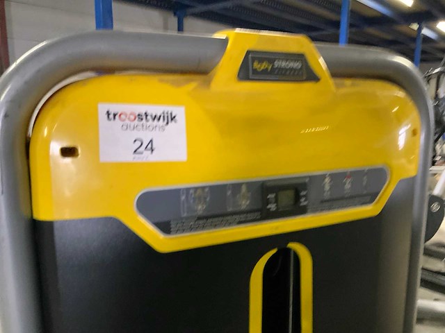 Body strong commercial butterfly krachtstation - afbeelding 2 van  3