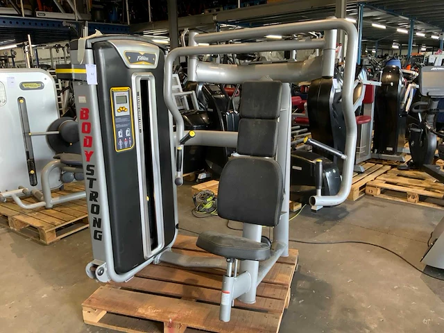Body strong commercial chestpress krachtstation - afbeelding 1 van  6