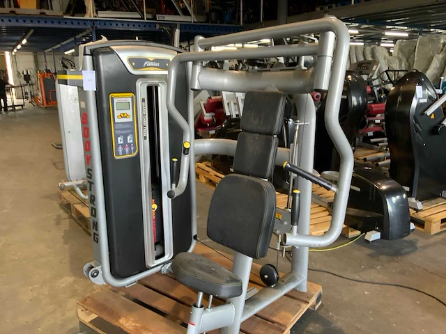 Body strong commercial chestpress krachtstation - afbeelding 2 van  6