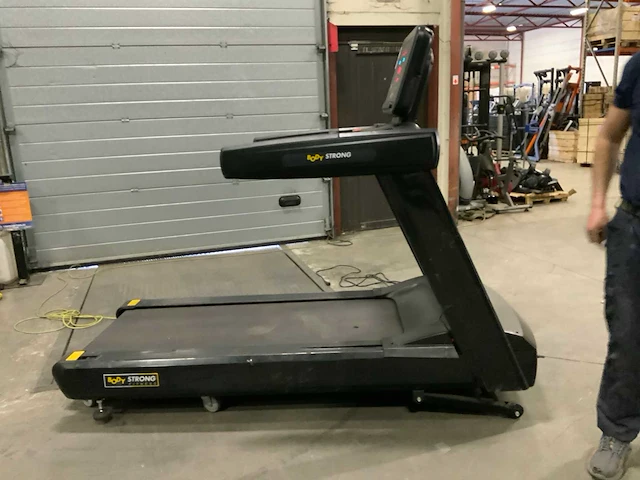 Body strong commercial treadmill loopband - afbeelding 1 van  6