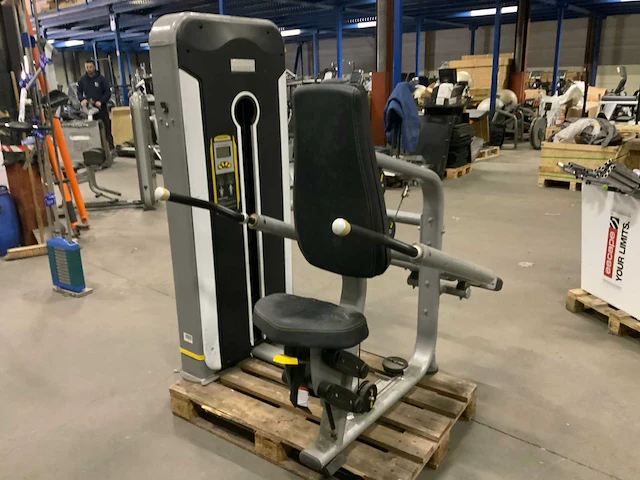 Body strong triceps press krachtstation - afbeelding 1 van  6