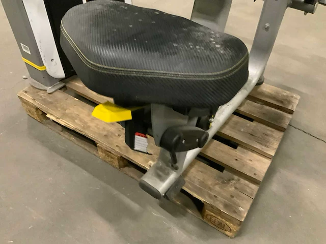 Body strong triceps press krachtstation - afbeelding 2 van  6