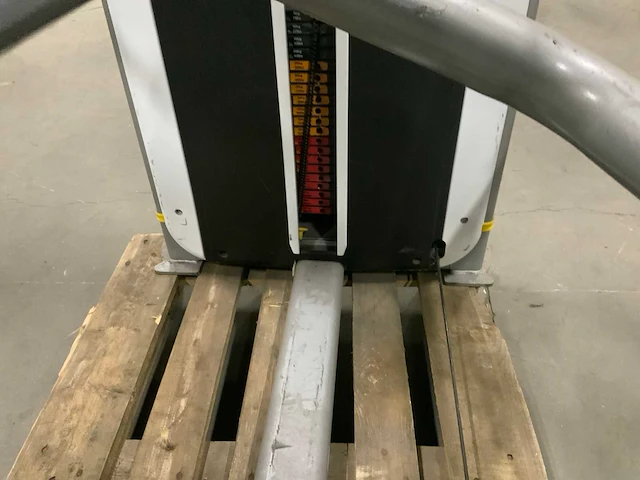 Body strong triceps press krachtstation - afbeelding 5 van  6