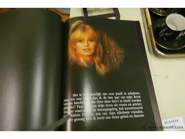 Boek - afbeelding 1 van  2