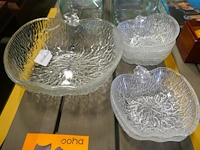 Bokalen en glazen schalen - afbeelding 2 van  3