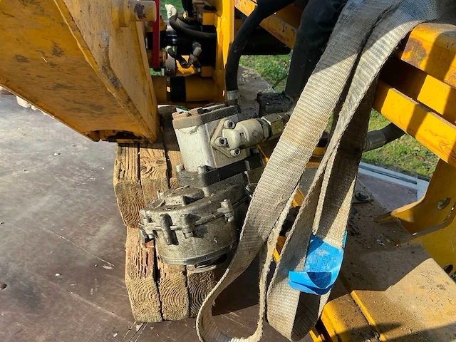 Bonatti - ret250 - mini-excavator - 2013 - afbeelding 14 van  14