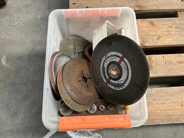 Boorconstructie/machine op metalen onderstel - afbeelding 15 van  24