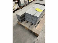 Boordsteen peperino dark gevlamd , arduin 40x40x2 - afbeelding 1 van  1
