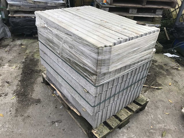 Boordstenen ca 50 lm - afbeelding 1 van  1