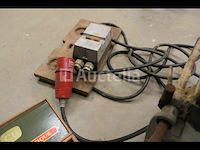 Boorgat voor reuzelpluggen + diverse inzetstukken voor elu mfs-9 frezen - afbeelding 2 van  12