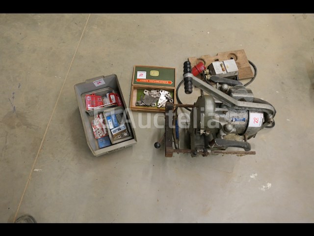 Boorgat voor reuzelpluggen + diverse inzetstukken voor elu mfs-9 frezen - afbeelding 3 van  12