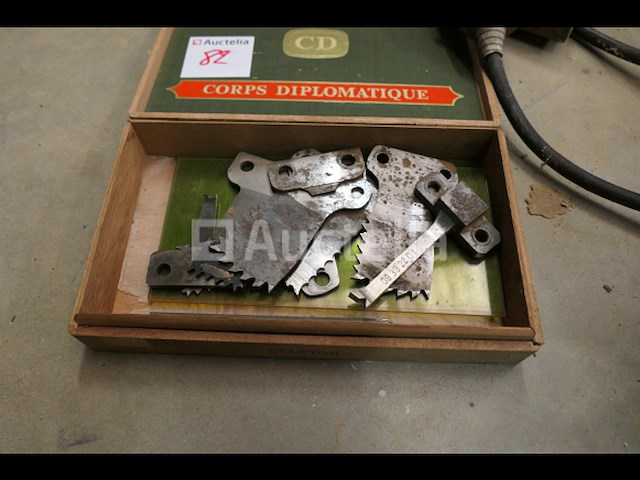 Boorgat voor reuzelpluggen + diverse inzetstukken voor elu mfs-9 frezen - afbeelding 11 van  12