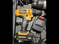 Boorhamer en accu schroevendraaier in koffer - afbeelding 2 van  5