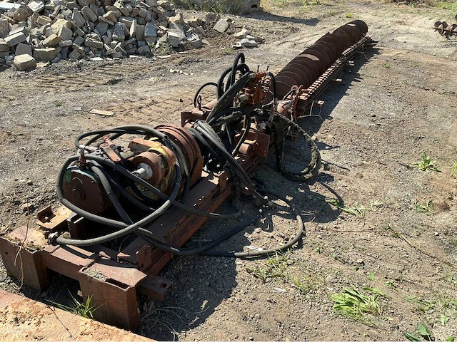 Boorinstallatie met spiralen - afbeelding 2 van  9