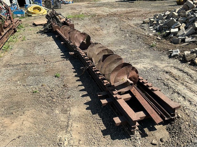 Boorinstallatie met spiralen - afbeelding 3 van  9