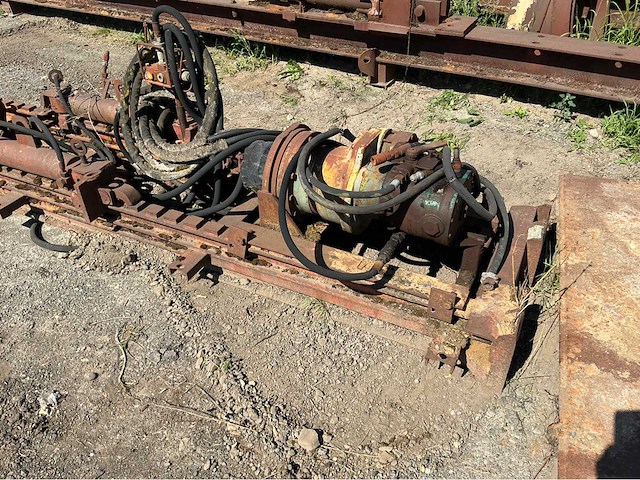 Boorinstallatie met spiralen - afbeelding 4 van  9